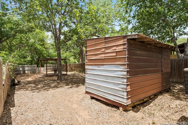 311 N REED ST, Pleasanton, TX 78064