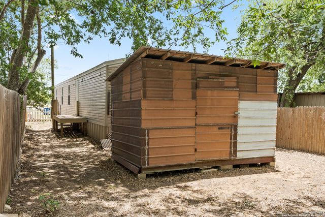 311 N REED ST, Pleasanton, TX 78064