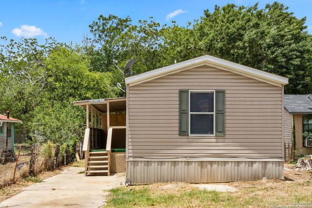 311 N REED ST, Pleasanton, TX 78064