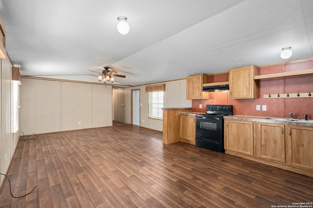 311 N REED ST, Pleasanton, TX 78064