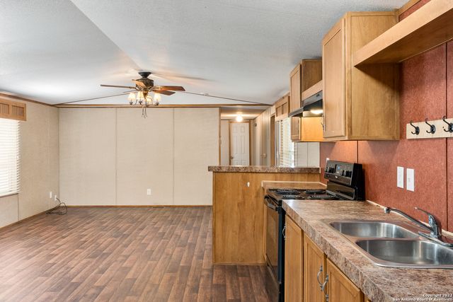 311 N REED ST, Pleasanton, TX 78064