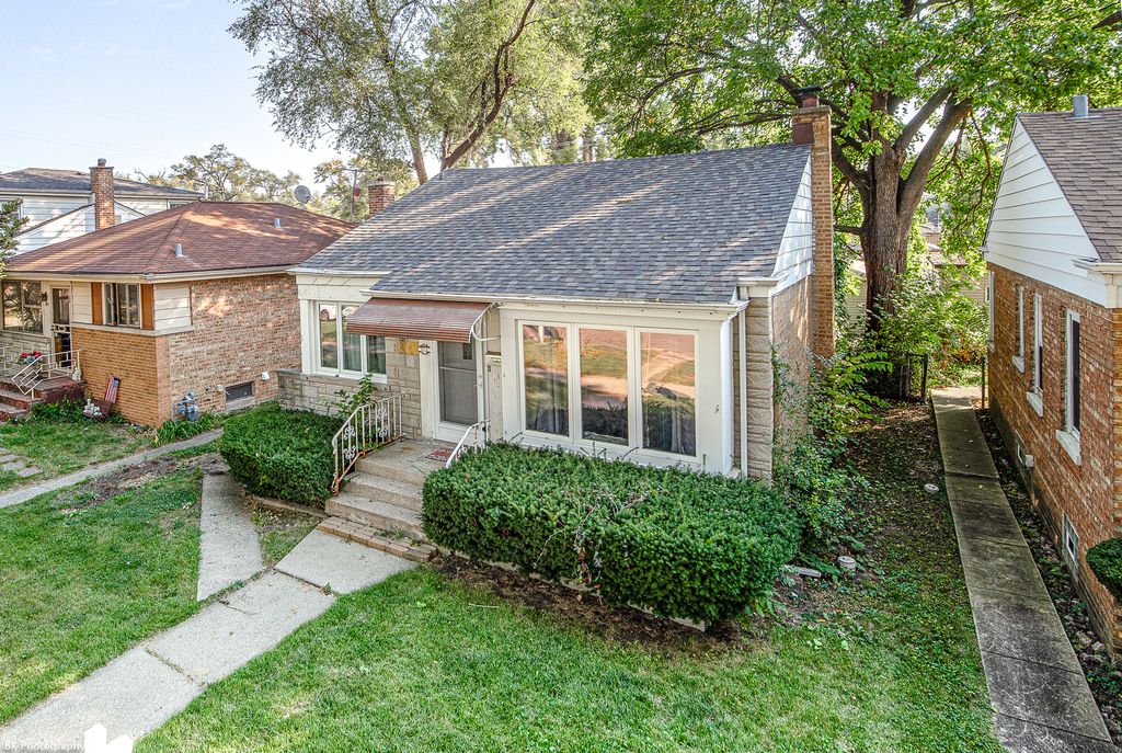 117 Morris Avenue, Bellwood, IL 60104