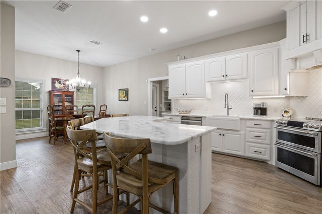 1000 Stone Bridge, Mt Pleasant, TX 75455