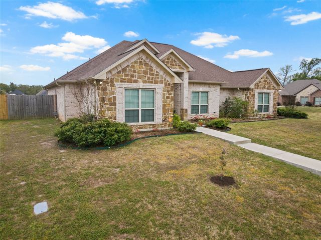 1000 Stone Bridge, Mt Pleasant, TX 75455