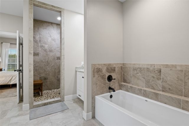 1000 Stone Bridge, Mt Pleasant, TX 75455