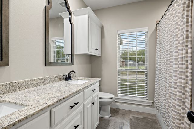 1000 Stone Bridge, Mt Pleasant, TX 75455