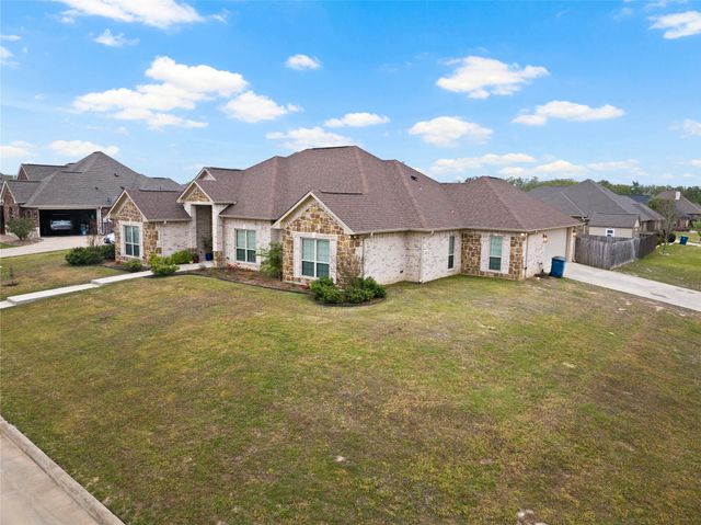 1000 Stone Bridge, Mt Pleasant, TX 75455