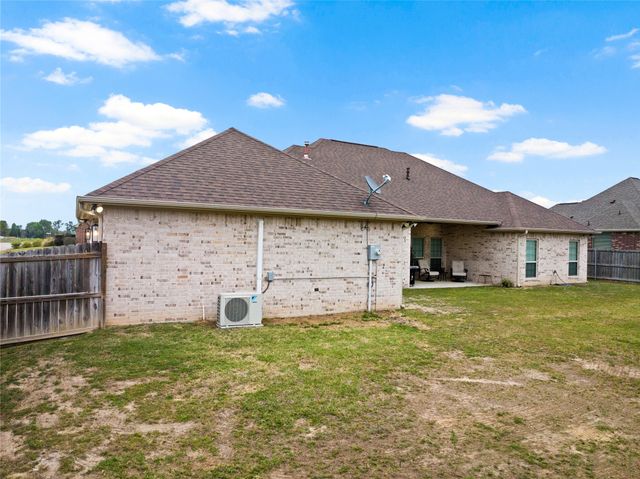 1000 Stone Bridge, Mt Pleasant, TX 75455