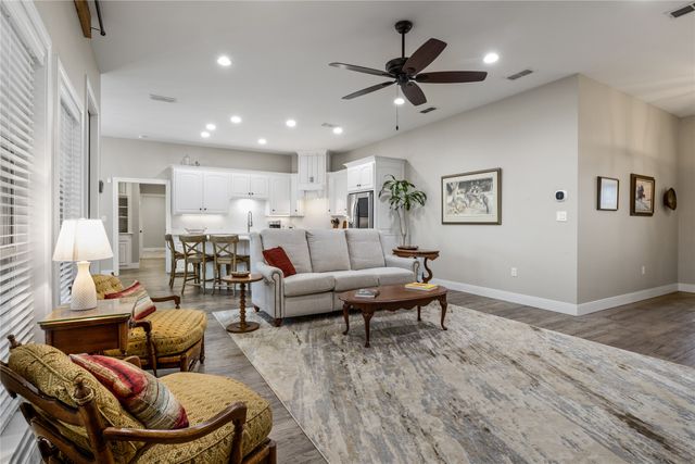 1000 Stone Bridge, Mt Pleasant, TX 75455