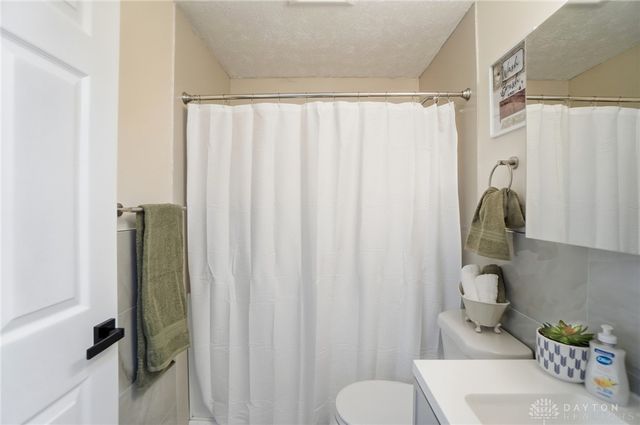 7621 Shalamar Drive, Dayton, OH 45424