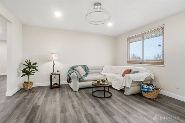 7621 Shalamar Drive, Dayton, OH 45424