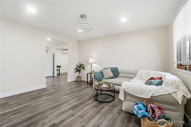 7621 Shalamar Drive, Dayton, OH 45424