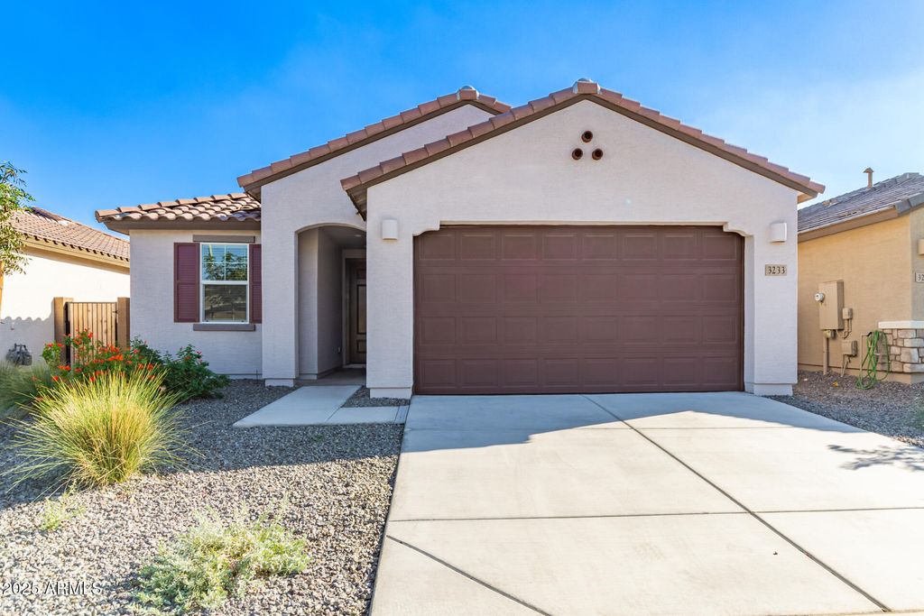 3233 W JUNIPER CANYON Drive, Phoenix, AZ 85083