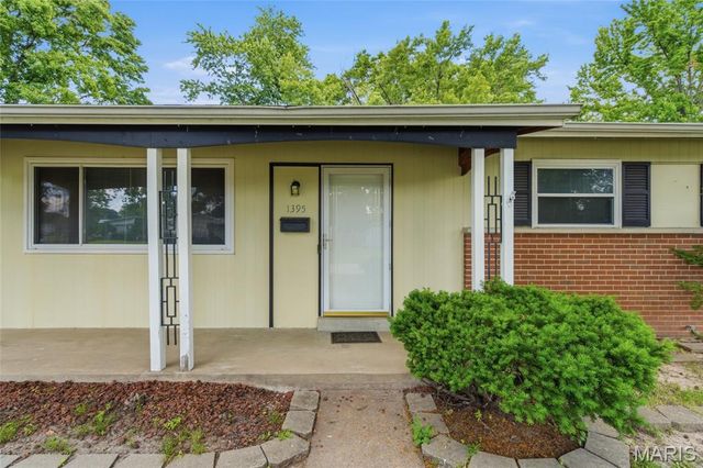 1395 Redbird Drive, Florissant, MO 63031