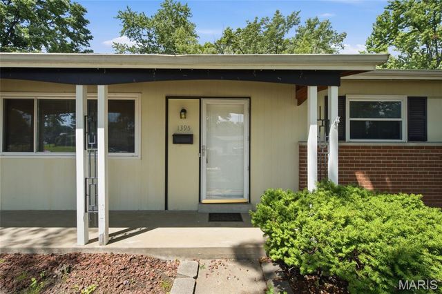 1395 Redbird Drive, Florissant, MO 63031
