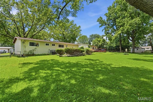 1395 Redbird Drive, Florissant, MO 63031