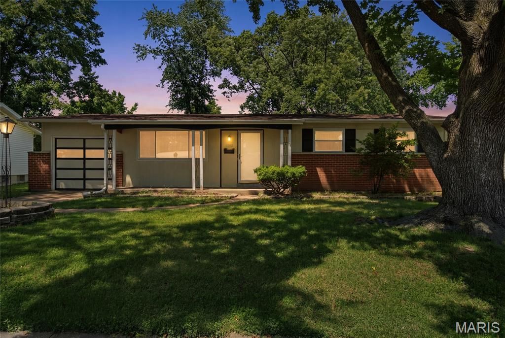 1395 Redbird Drive, Florissant, MO 63031