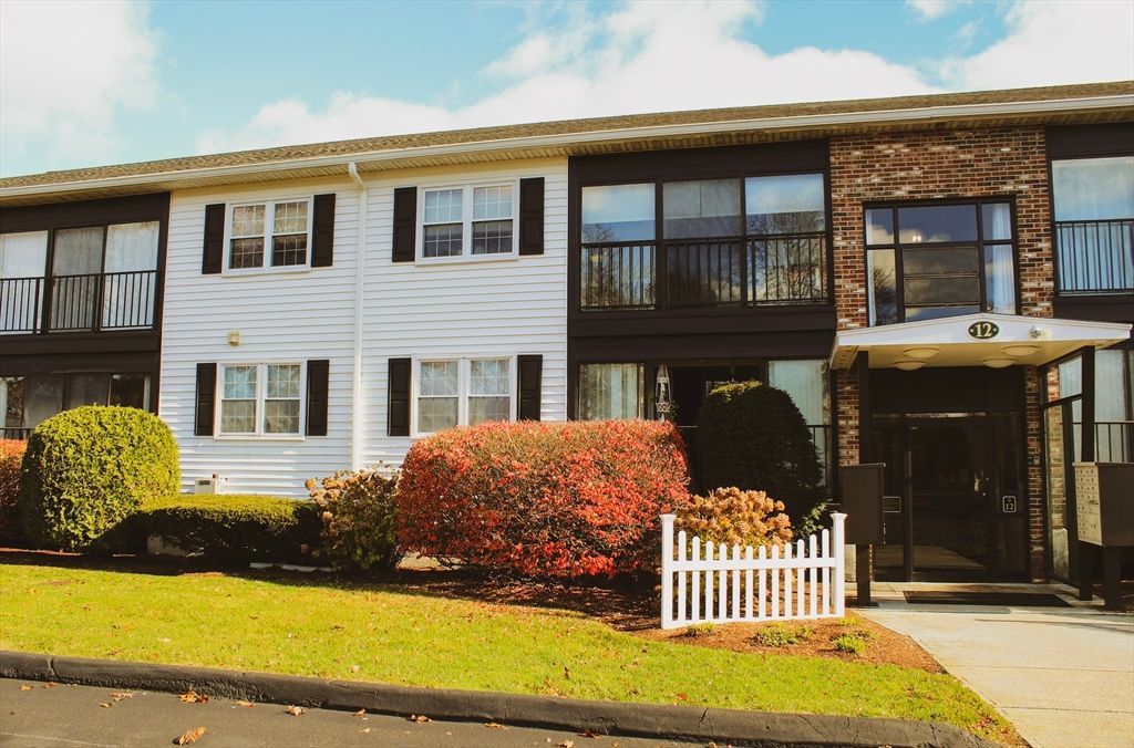 12 Candlewood Lane 1-6, Dennis, MA 02639
