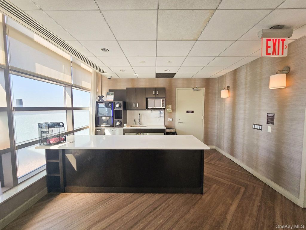 215 E E 96 Street E 30 K, New York (manhattan), NY 10128 — photo 4