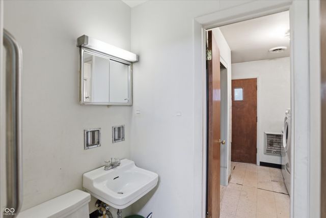 1015 Fairway Drive, Indianapolis, IN 46260