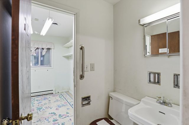 1015 Fairway Drive, Indianapolis, IN 46260