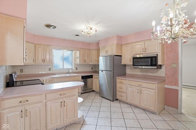 1015 Fairway Drive, Indianapolis, IN 46260