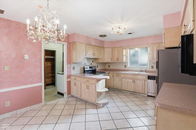 1015 Fairway Drive, Indianapolis, IN 46260