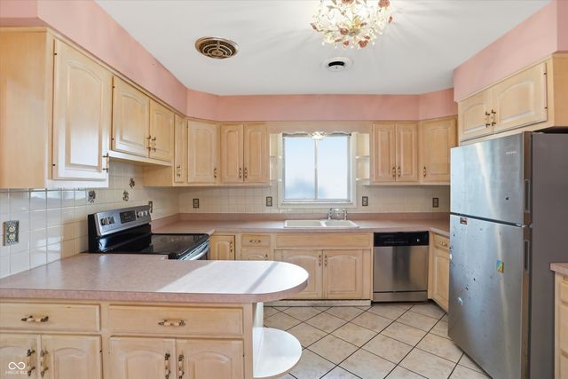 1015 Fairway Drive, Indianapolis, IN 46260