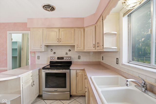 1015 Fairway Drive, Indianapolis, IN 46260
