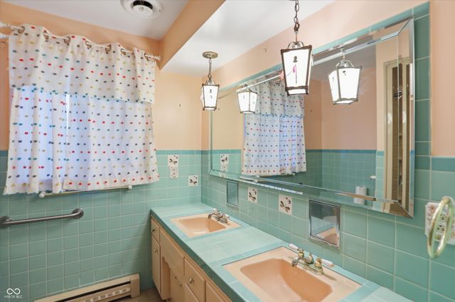 1015 Fairway Drive, Indianapolis, IN 46260