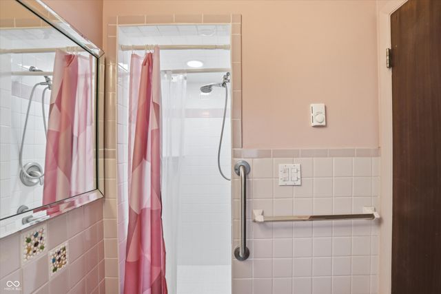 1015 Fairway Drive, Indianapolis, IN 46260
