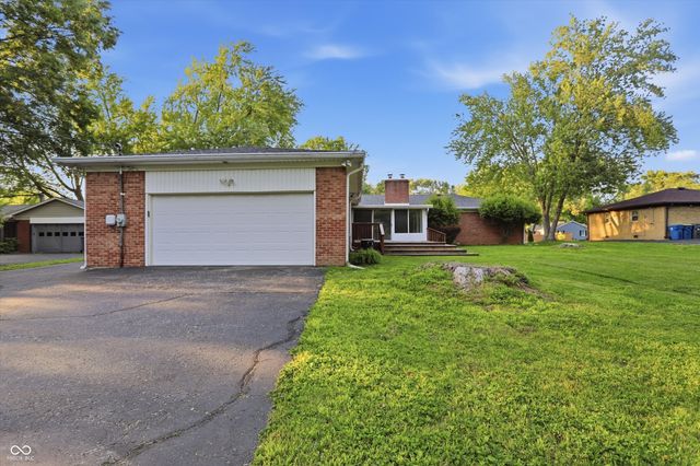 1015 Fairway Drive, Indianapolis, IN 46260