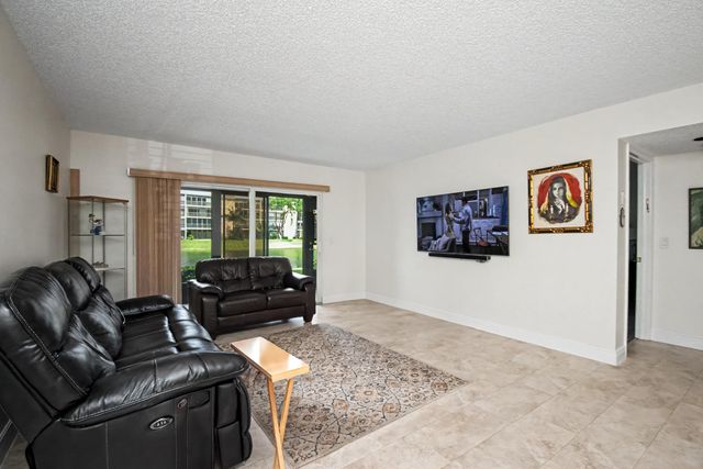 14360 Strathmore Lane 102, Delray Beach, FL 33446