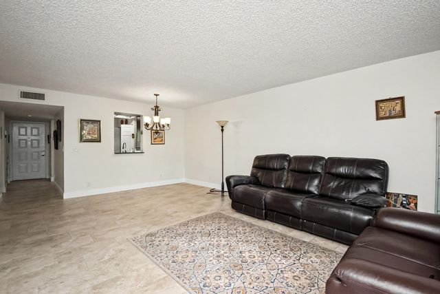 14360 Strathmore Lane 102, Delray Beach, FL 33446