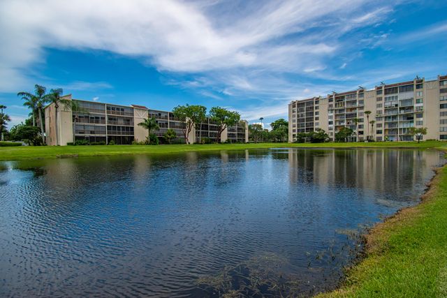 14360 Strathmore Lane 102, Delray Beach, FL 33446