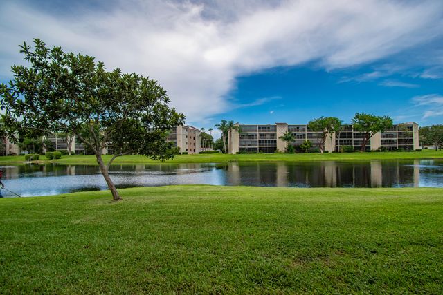 14360 Strathmore Lane 102, Delray Beach, FL 33446