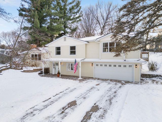 5026 Clear Spring Drive, Minnetonka, MN 55345