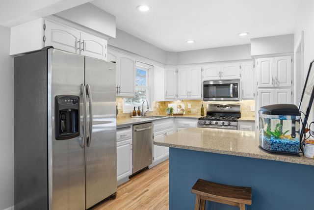 5026 Clear Spring Drive, Minnetonka, MN 55345