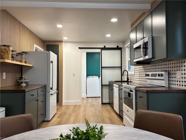 905 N Elam Avenue, Greensboro, NC 27408