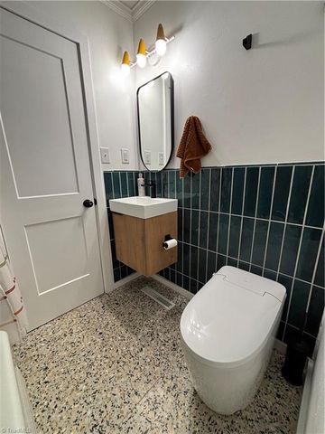 905 N Elam Avenue, Greensboro, NC 27408