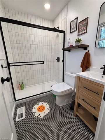 905 N Elam Avenue, Greensboro, NC 27408