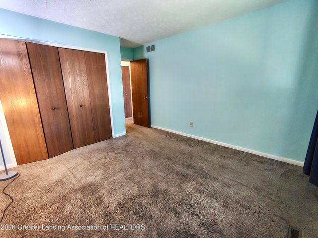 5984 Village Drive, Haslett, MI 48840