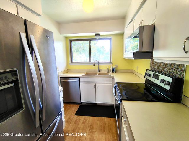 5984 Village Drive, Haslett, MI 48840