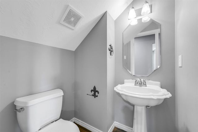 2214 Shady Pine Drive, Conroe, TX 77301