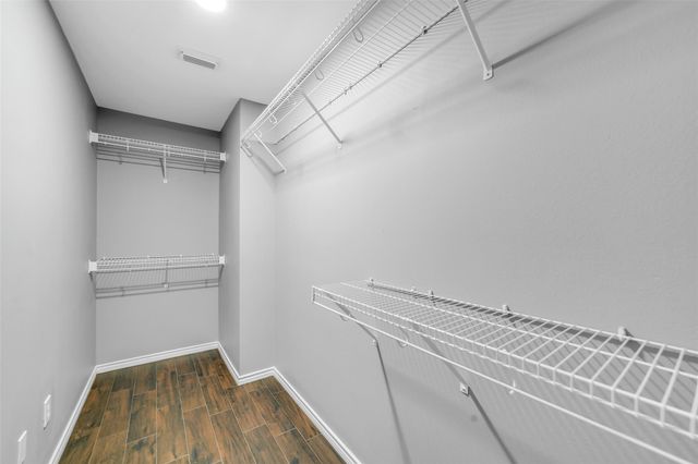 2214 Shady Pine Drive, Conroe, TX 77301