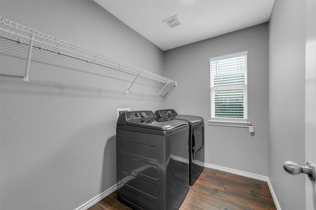 2214 Shady Pine Drive, Conroe, TX 77301