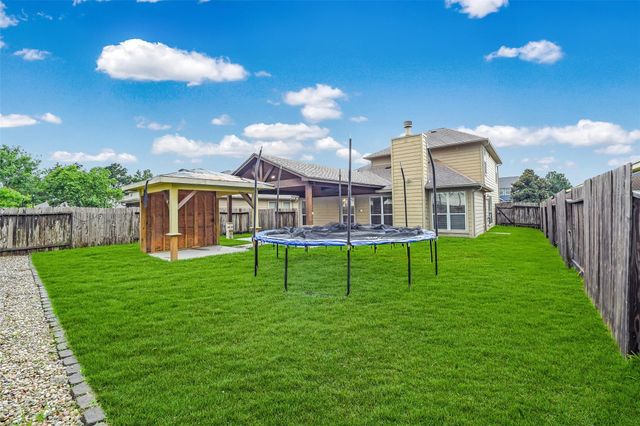2214 Shady Pine Drive, Conroe, TX 77301