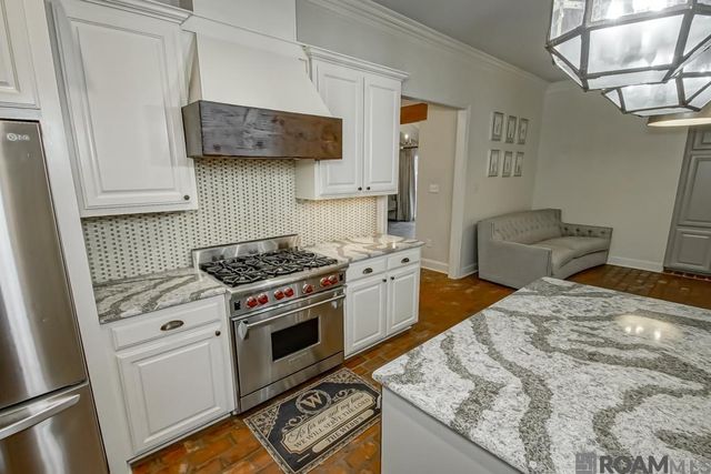 16503 E Spanish Oaks Ct, Prairieville, LA 70769