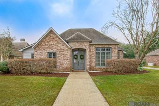 16503 E Spanish Oaks Ct, Prairieville, LA 70769