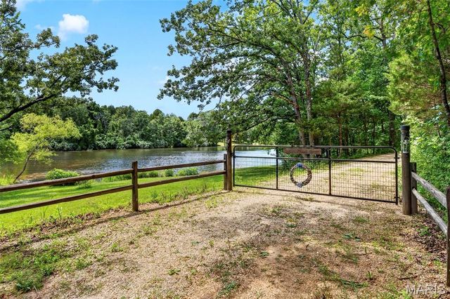 8403 E Forest Hills Drive, Dittmer, MO 63023